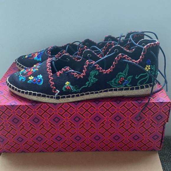 New Tory Burch Sonoma Lace up Embroidered Gillie Espadrille size 7 - Picture 3 of 10